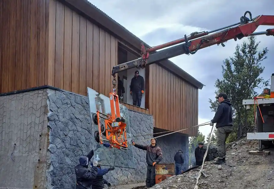 Instalación técnica de vidrio en una abertura